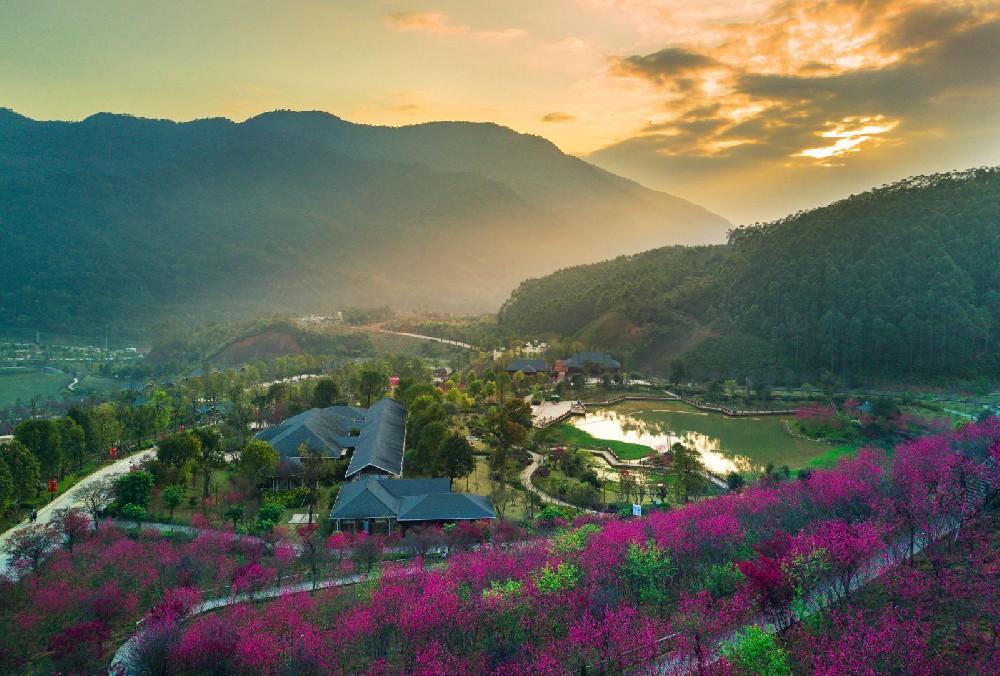 十里蓝山景区（4A）