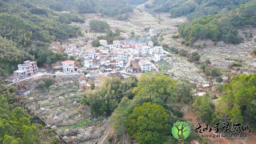 红岩古韵为山重增色